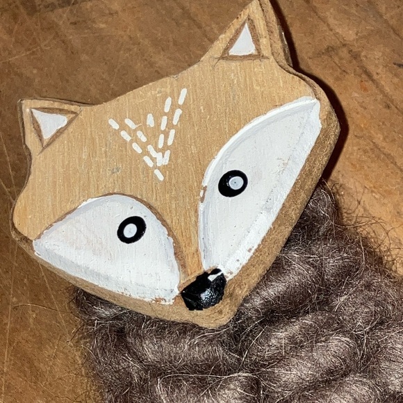 Wooden Fox Figurine with Brown knitted Wool sweater - Picture 7 of 11